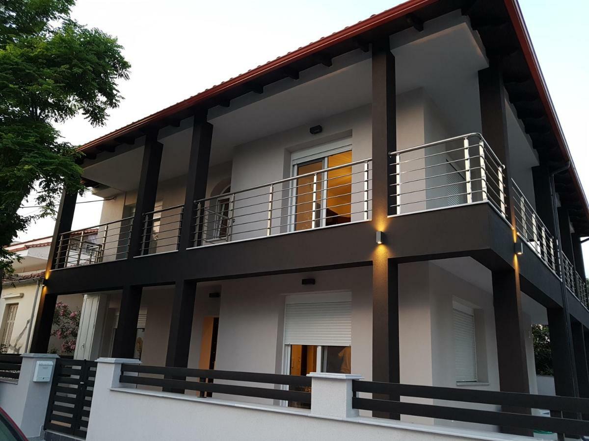 Fantastic Four Apartments Néoi Epivátai Dış mekan fotoğraf