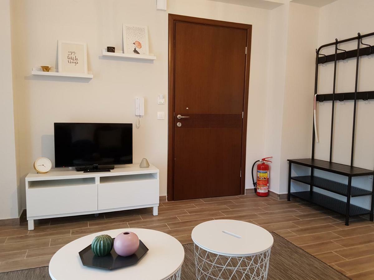Fantastic Four Apartments Néoi Epivátai Dış mekan fotoğraf