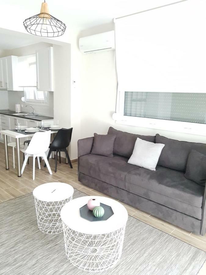 Fantastic Four Apartments Néoi Epivátai Dış mekan fotoğraf