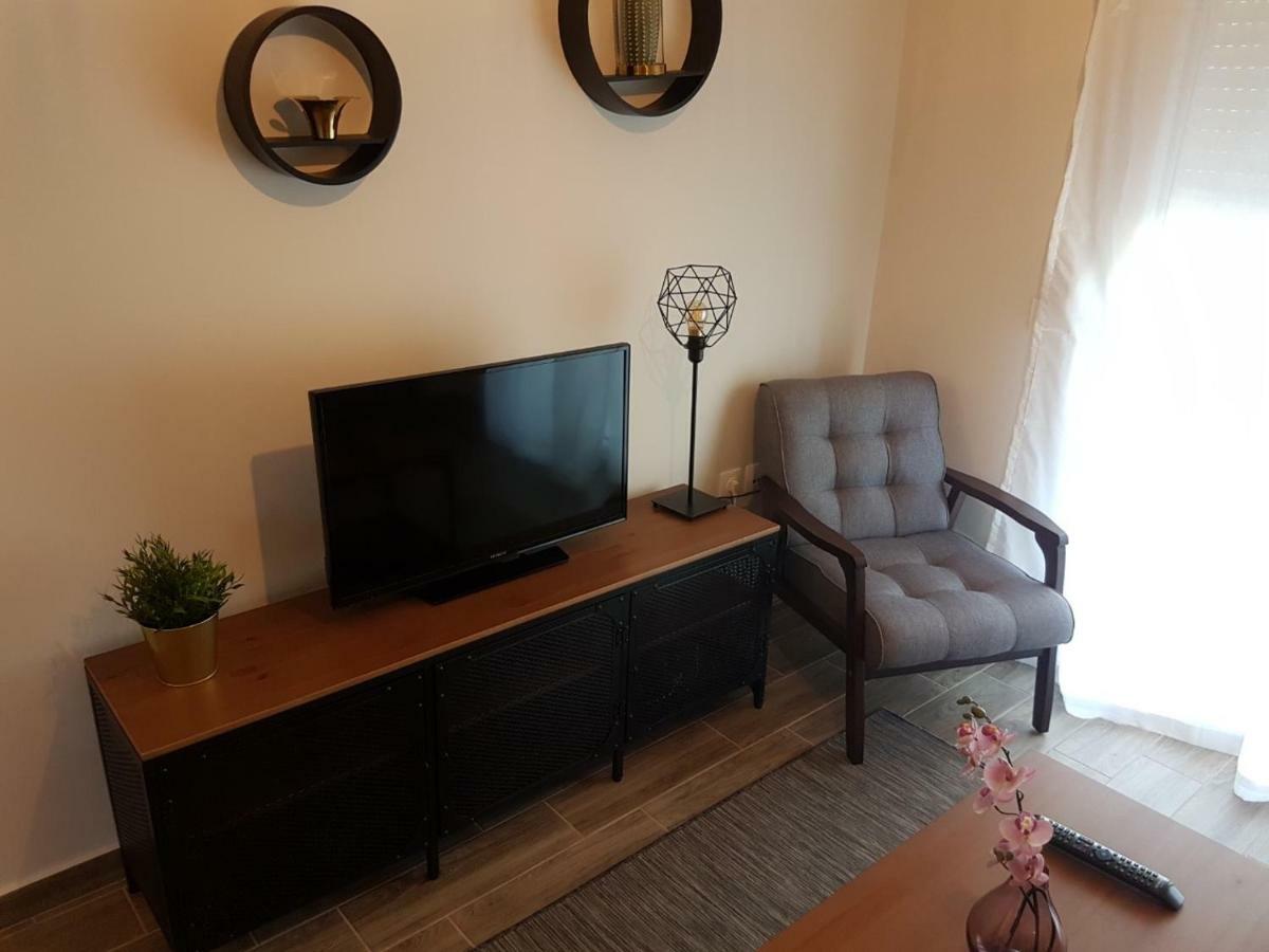 Fantastic Four Apartments Néoi Epivátai Dış mekan fotoğraf