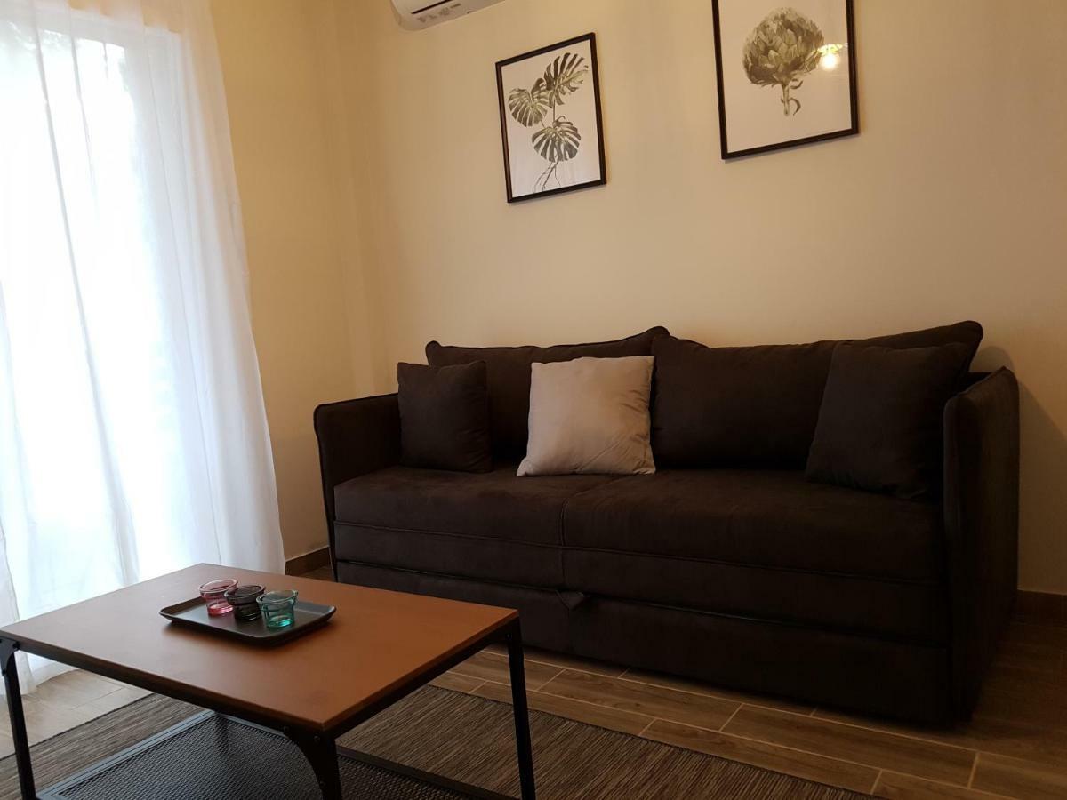 Fantastic Four Apartments Néoi Epivátai Dış mekan fotoğraf
